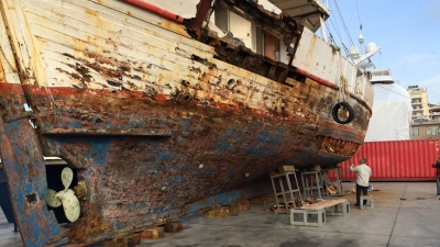 AN OLD TRADITIONAL FISHING BOAT